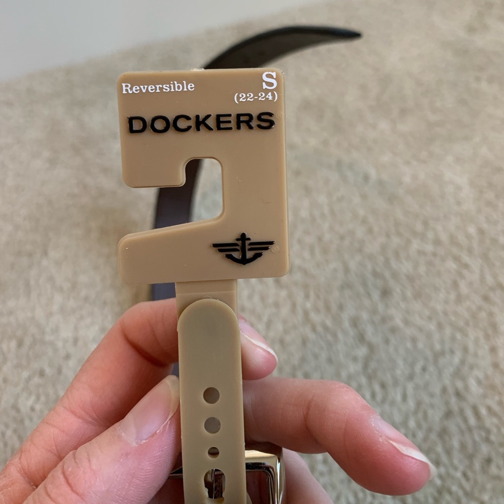 New Dockers reversible belt